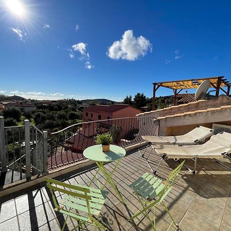 Casa Delle Farfalle Chia Bagian luar foto