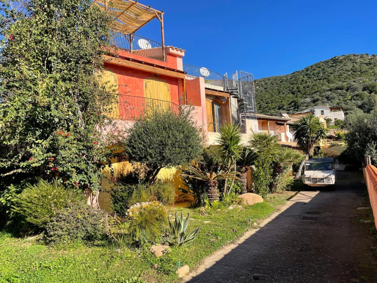 Casa Delle Farfalle Chia Bagian luar foto