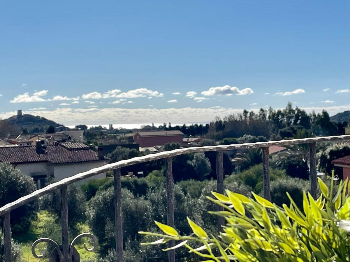 Casa Delle Farfalle Chia Bagian luar foto