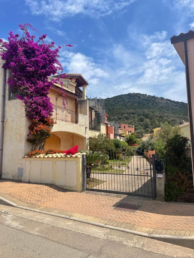 Casa Delle Farfalle Chia Bagian luar foto